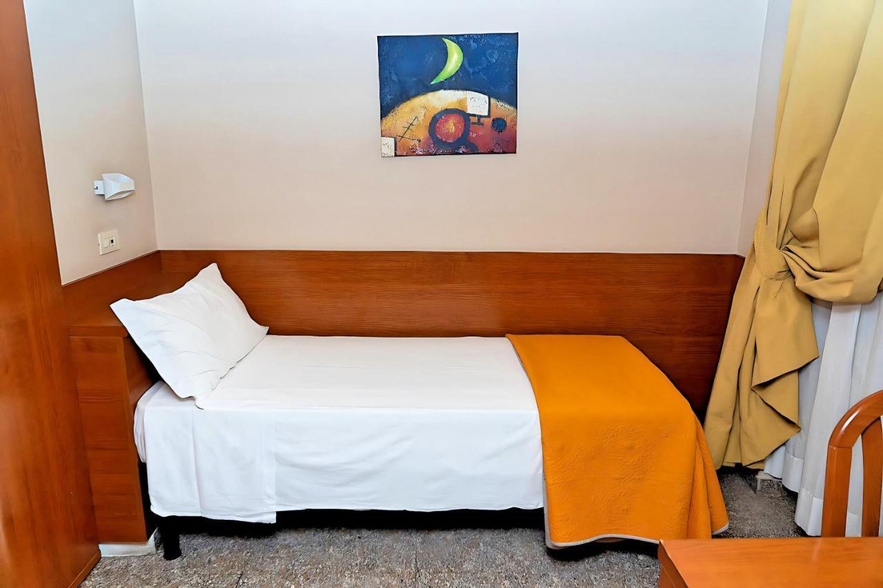 Hotel Cervia Roma Exterior foto