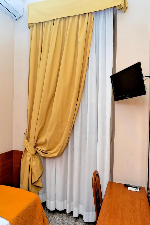 Hotel Cervia Roma Exterior foto