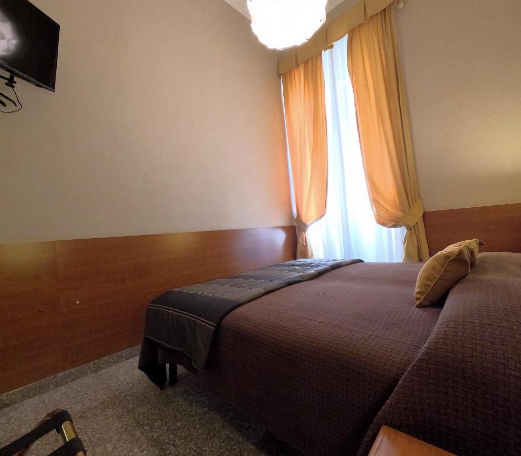 Hotel Cervia Roma Exterior foto