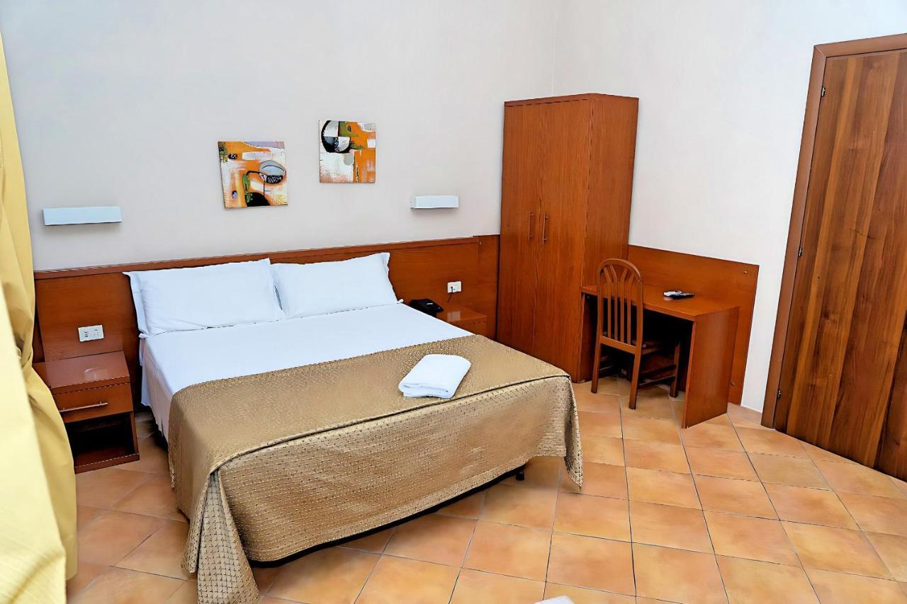 Hotel Cervia Roma Exterior foto