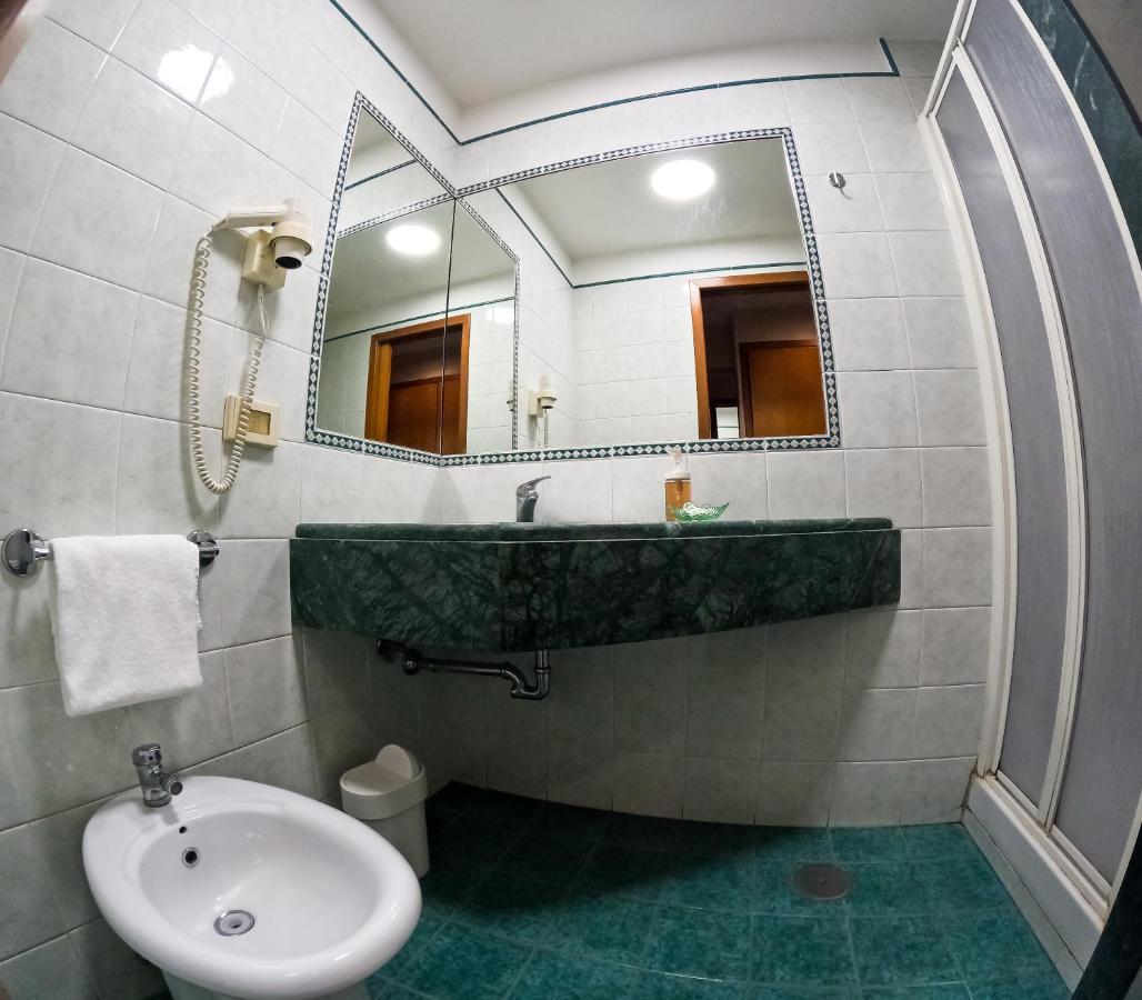 Hotel Cervia Roma Exterior foto